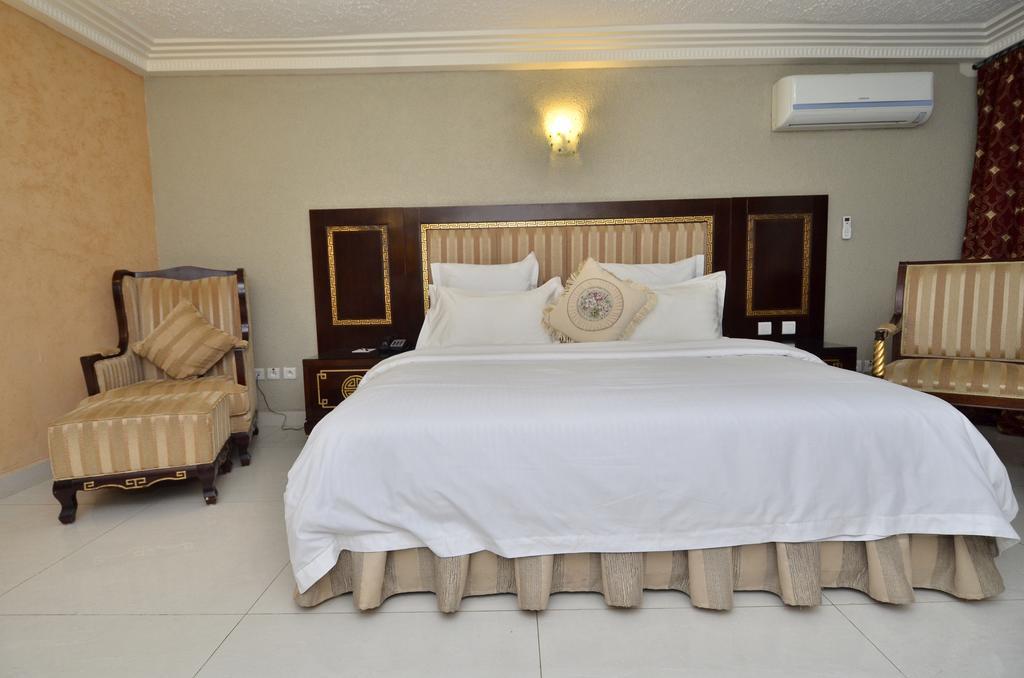 Nobila Airport Hotel Cotonou Exterior foto